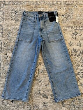 Banana Republic Wide-Leg Cropped  Jeans size 28
